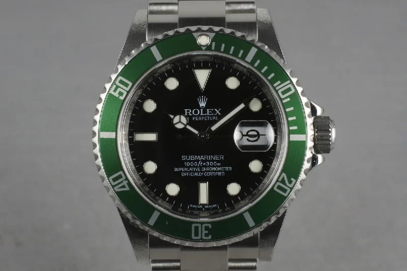 Discover Rolex Watches: A Mark of Excellence –2007 Rolex Green Submariner 16610 LV